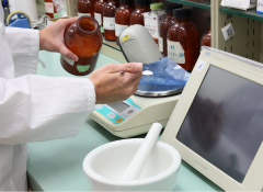 ヤナセ薬局、調剤事業部の機器03